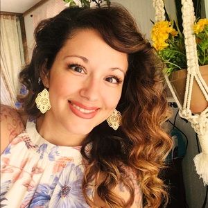 Meet your Posher, Monica